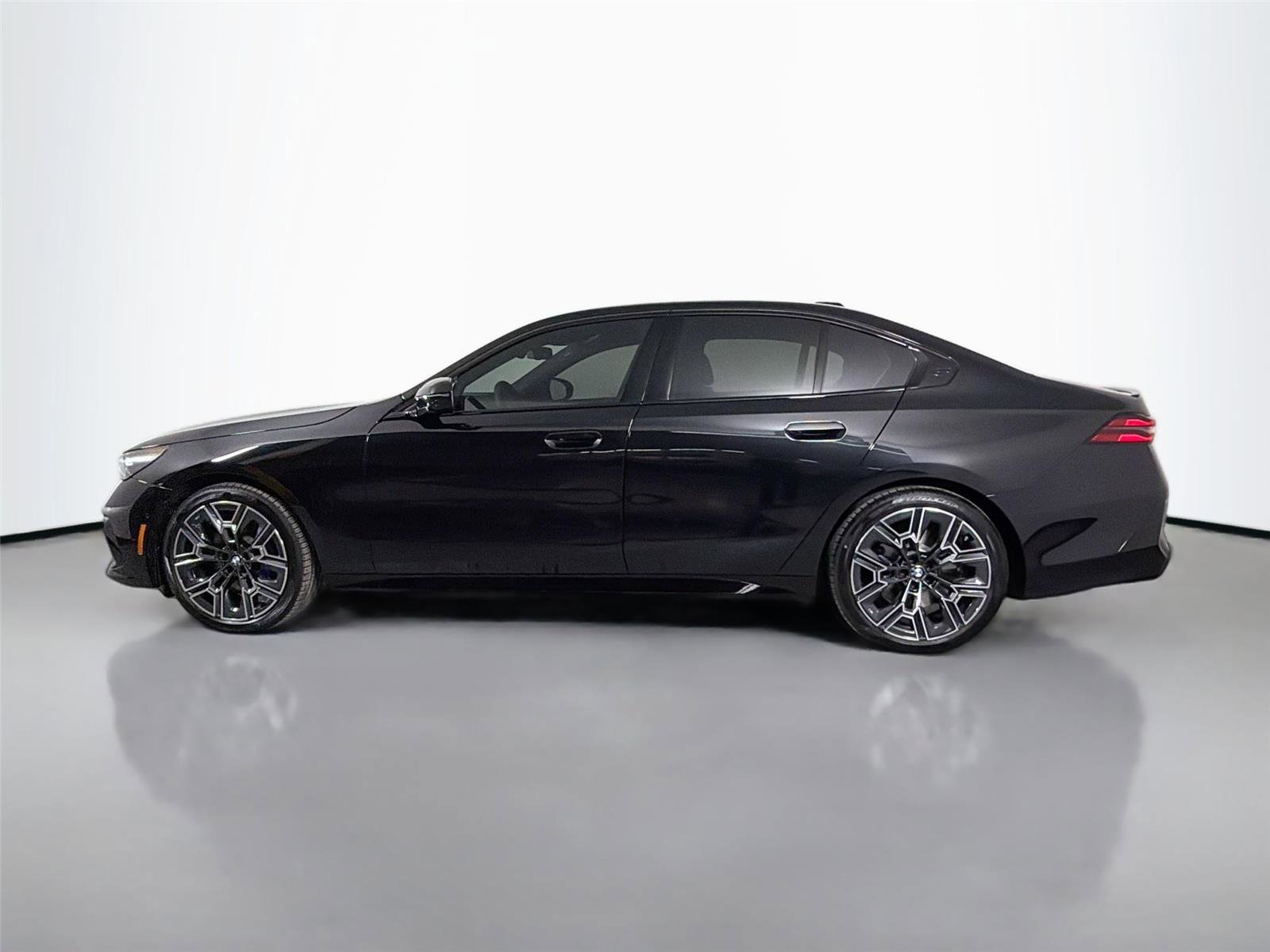 New 2026 BMW i5 eDrive40 w/ M Sport Package RWD image 9