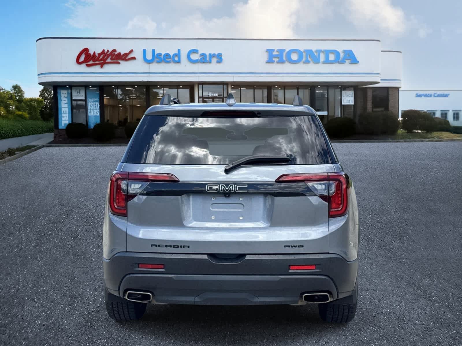 Used 2022 GMC Acadia SLE w/ Driver Convenience Package AWD/4WD image 4
