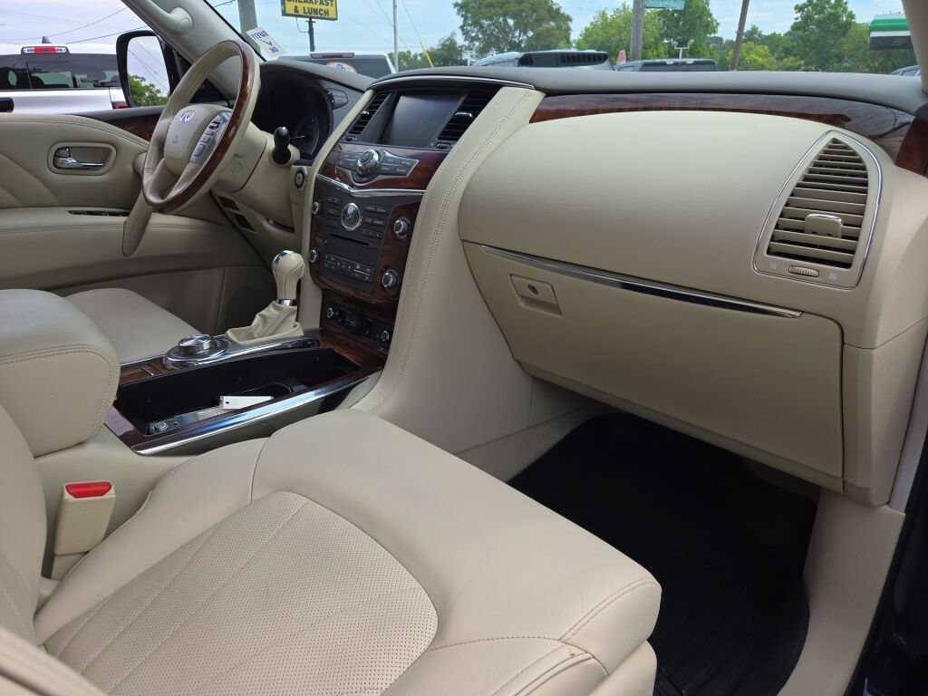 Used 2015 INFINITI QX80 4WD w/ Deluxe Technology Package image 32
