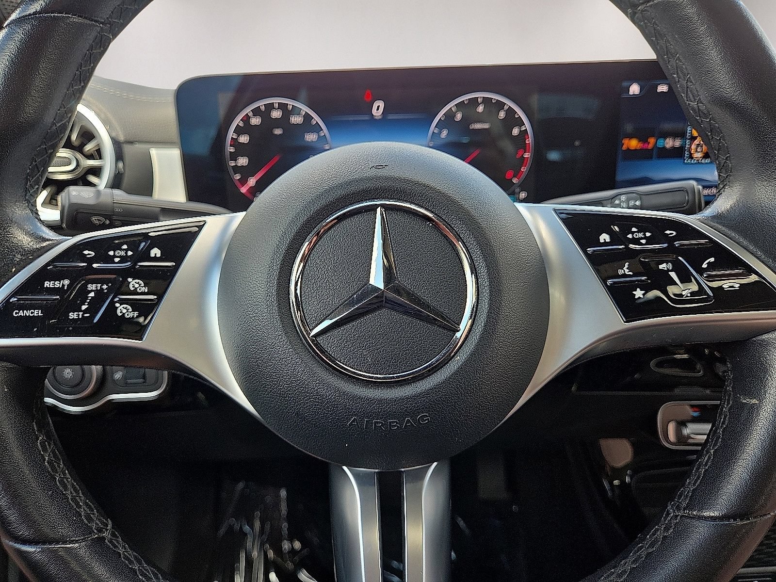 Used 2025 Mercedes-Benz CLA 250 image 29