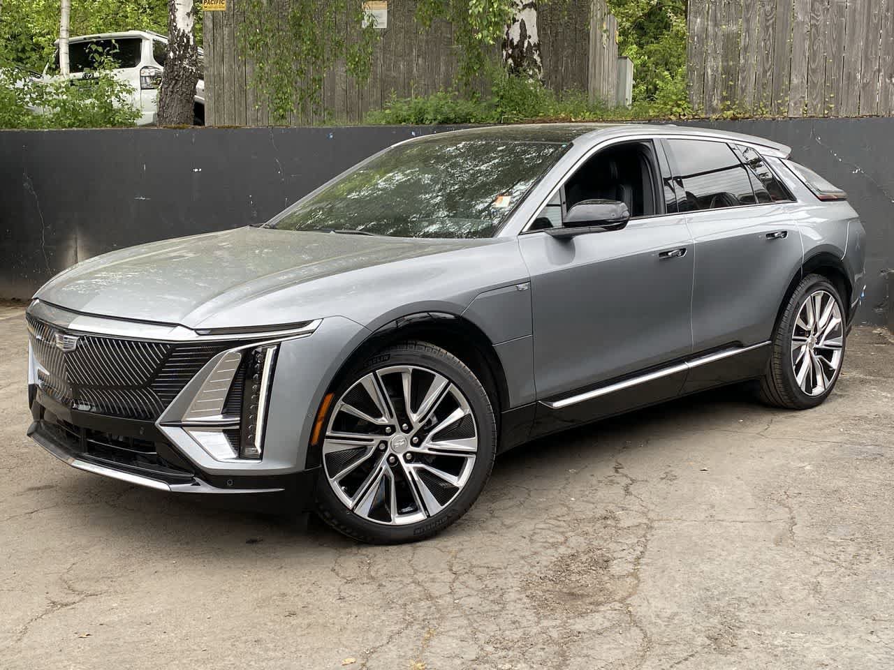 Used 2024 Cadillac Lyriq Luxury w/ LPO, Floor Liner Package AWD/4WD image 1