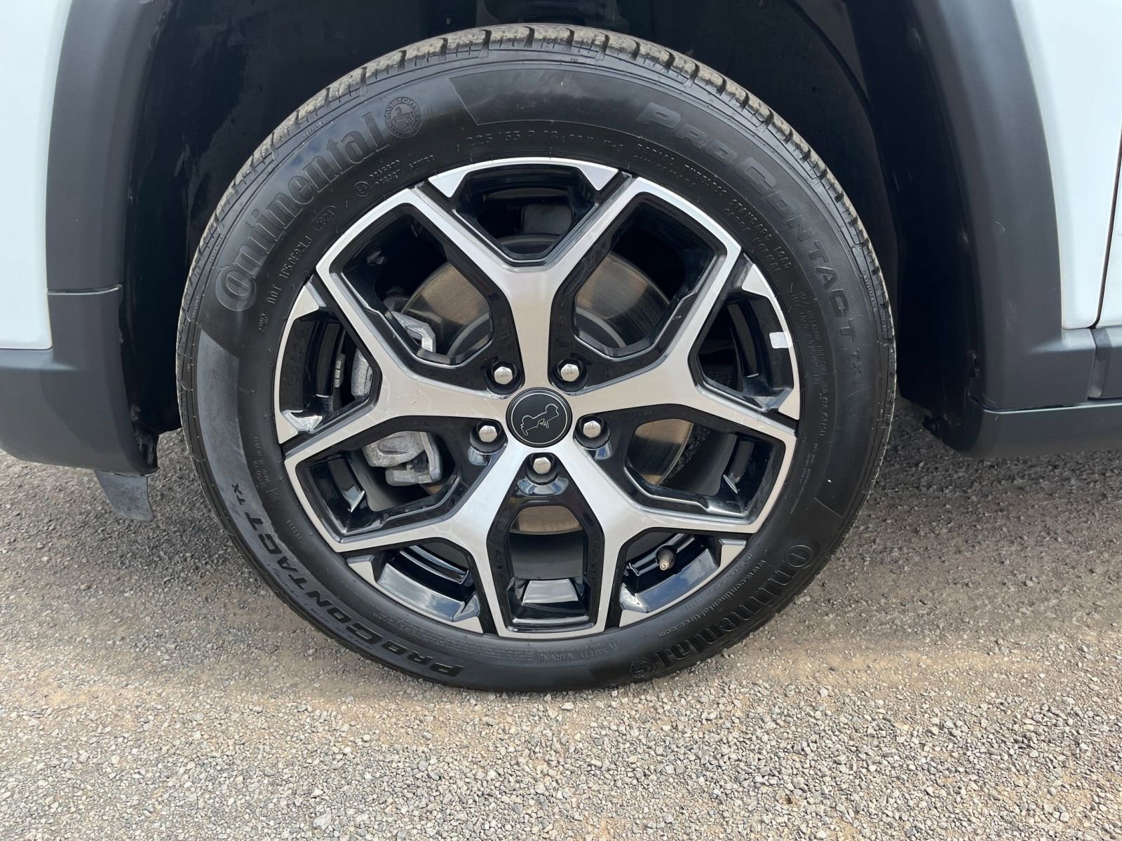 Used 2025 Jeep Compass Limited image 31