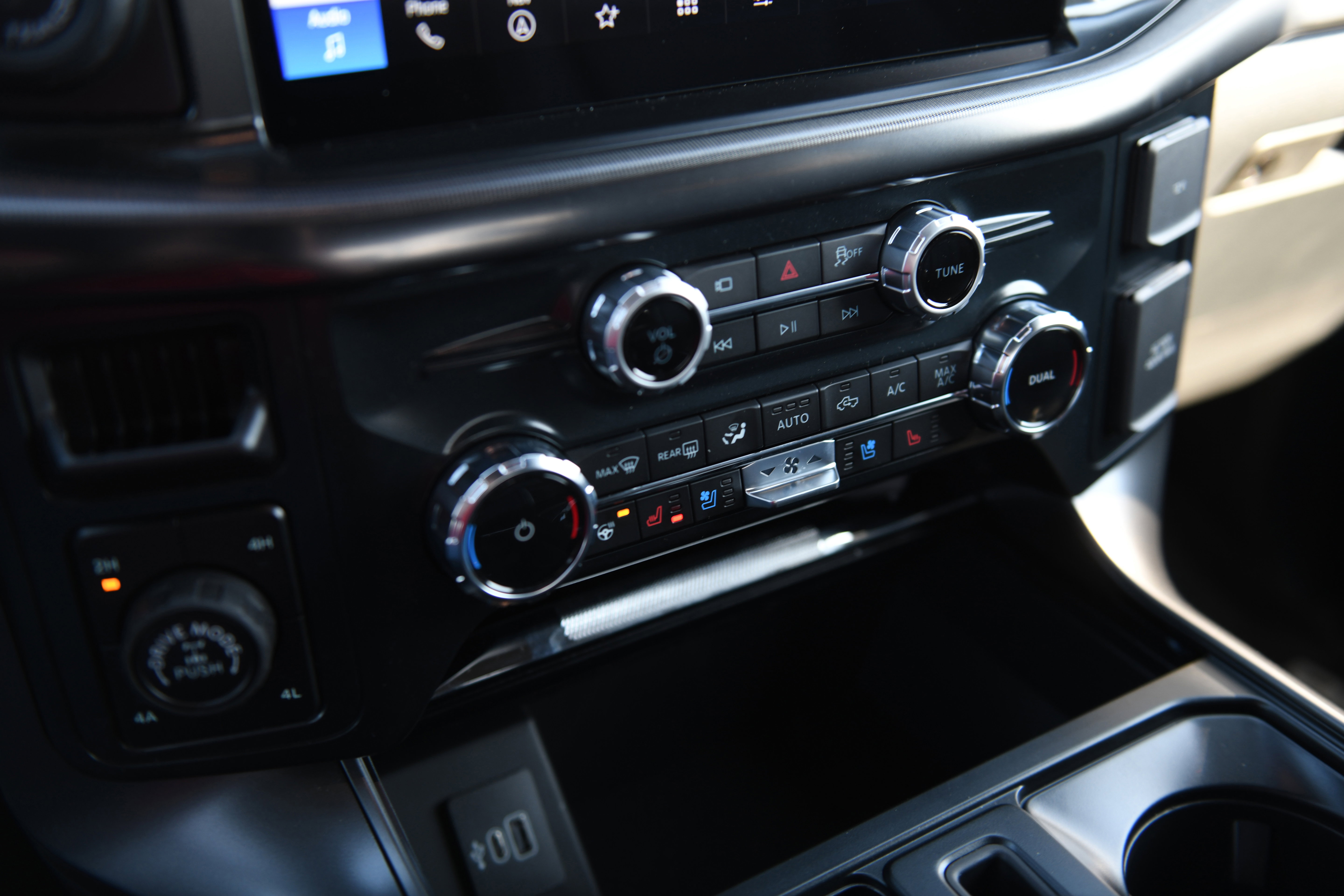 New 2026 Ford F150 Lariat w/ Equipment Group 501A Mid image 26