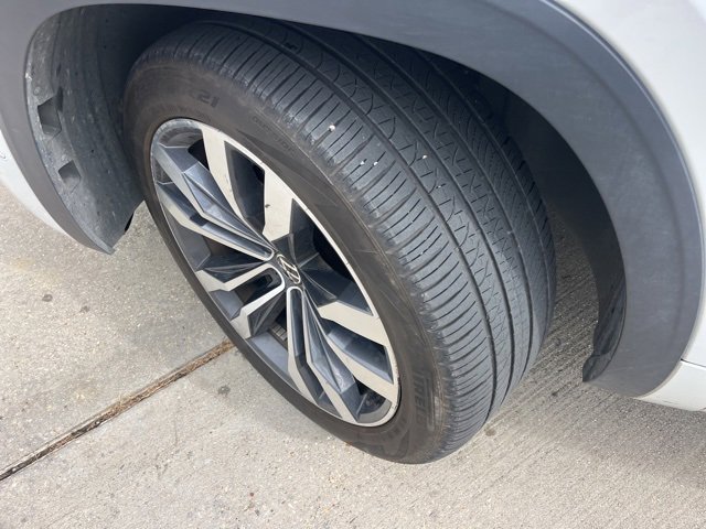 Used 2023 Volkswagen Atlas SEL Premium image 39