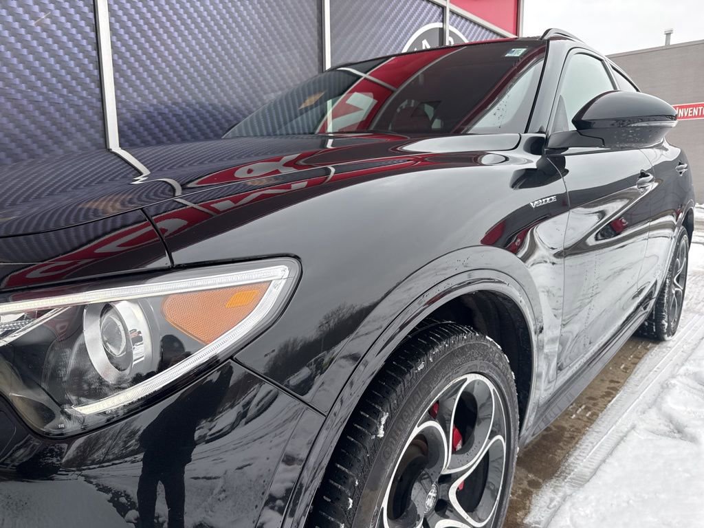 Used 2023 Alfa Romeo Stelvio Veloce image 15
