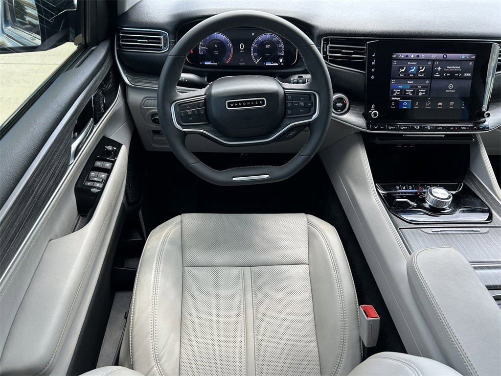 Used 2024 Jeep Wagoneer Series II w/ Flexible Seating Group image 15