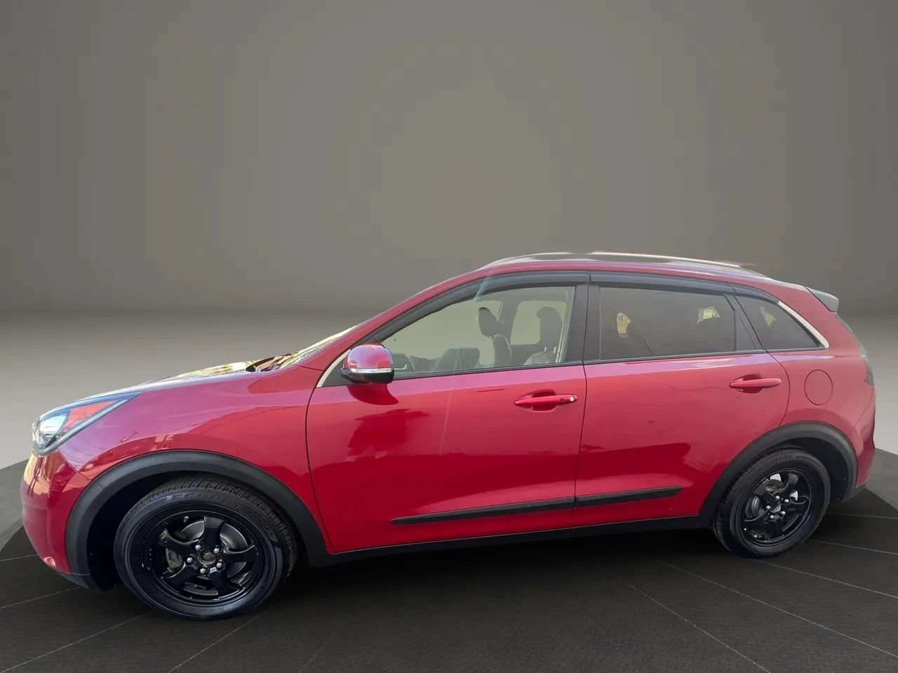 Used 2017 Kia Niro EX FWD image 8
