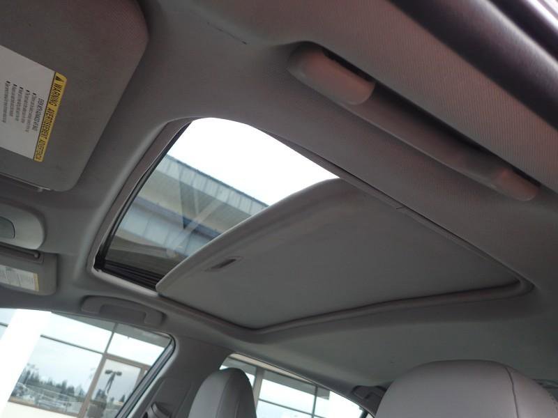 Used 2018 Toyota Camry SE w/ Moonroof Package FWD image 13