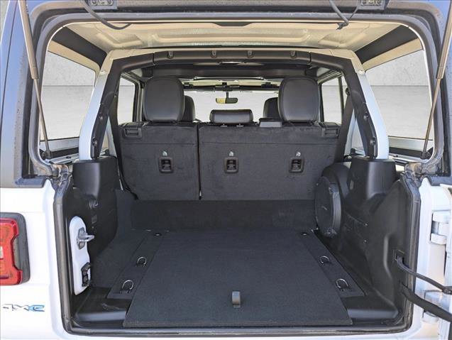 Used 2022 Jeep Wrangler Unlimited Sahara w/ Cold Weather Group AWD/4WD image 6