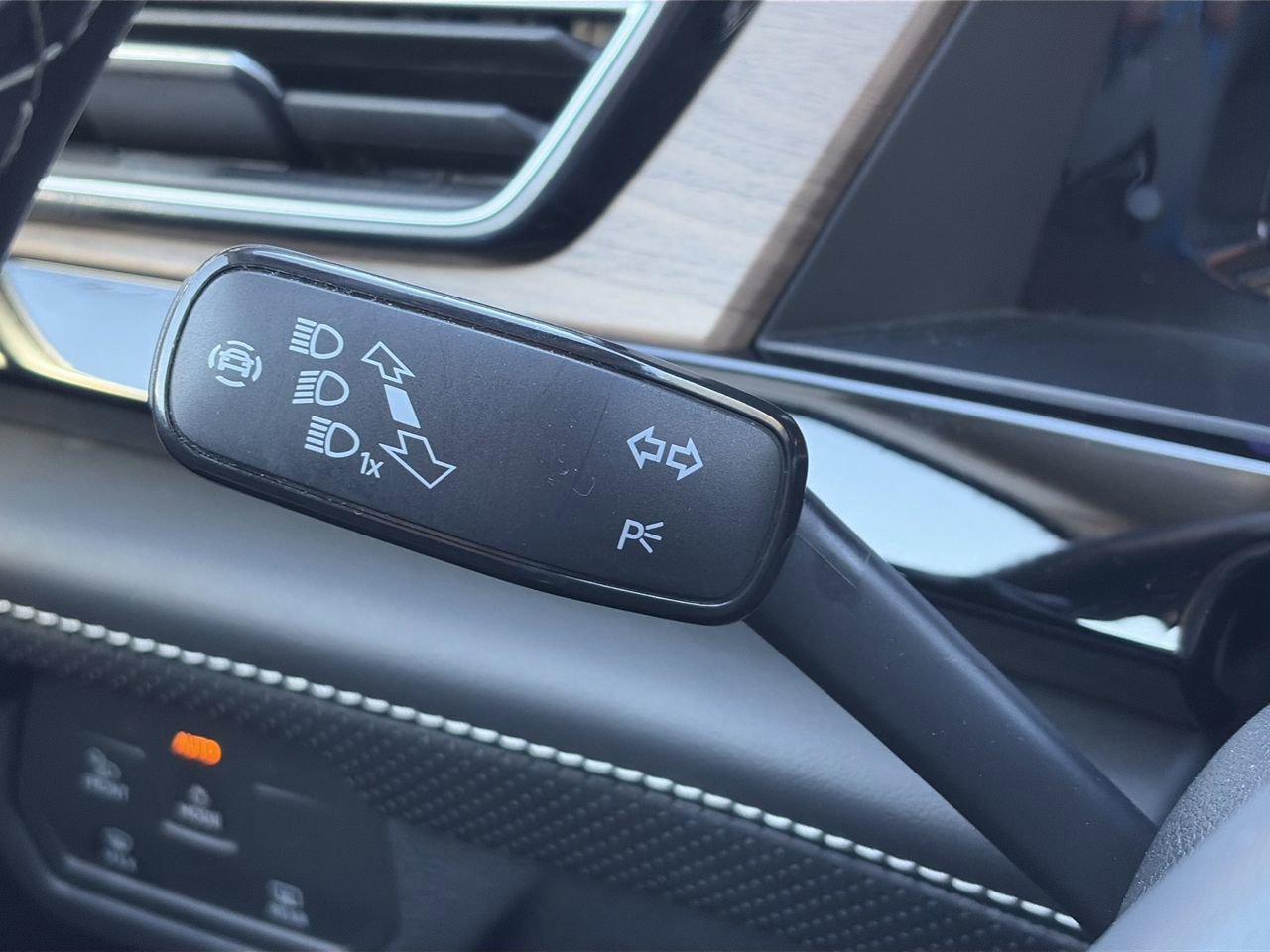 Used 2024 Volkswagen Atlas SE image 19