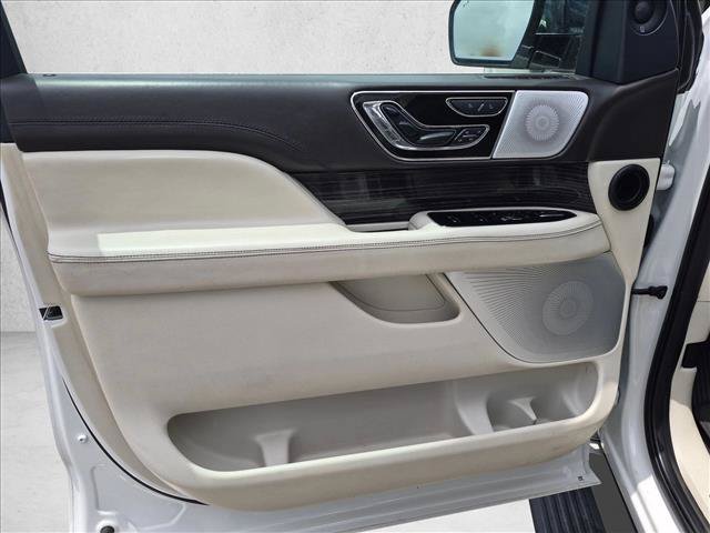 Used 2024 Lincoln Navigator L Black Label AWD/4WD image 9