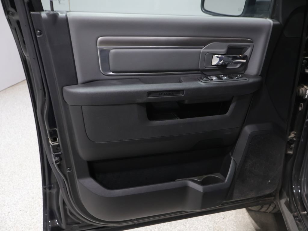 Used 2023 RAM 1500 Classic SLT AWD/4WD image 13
