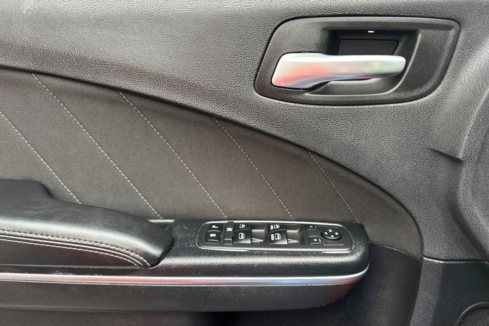 Used 2018 Dodge Charger GT image 8