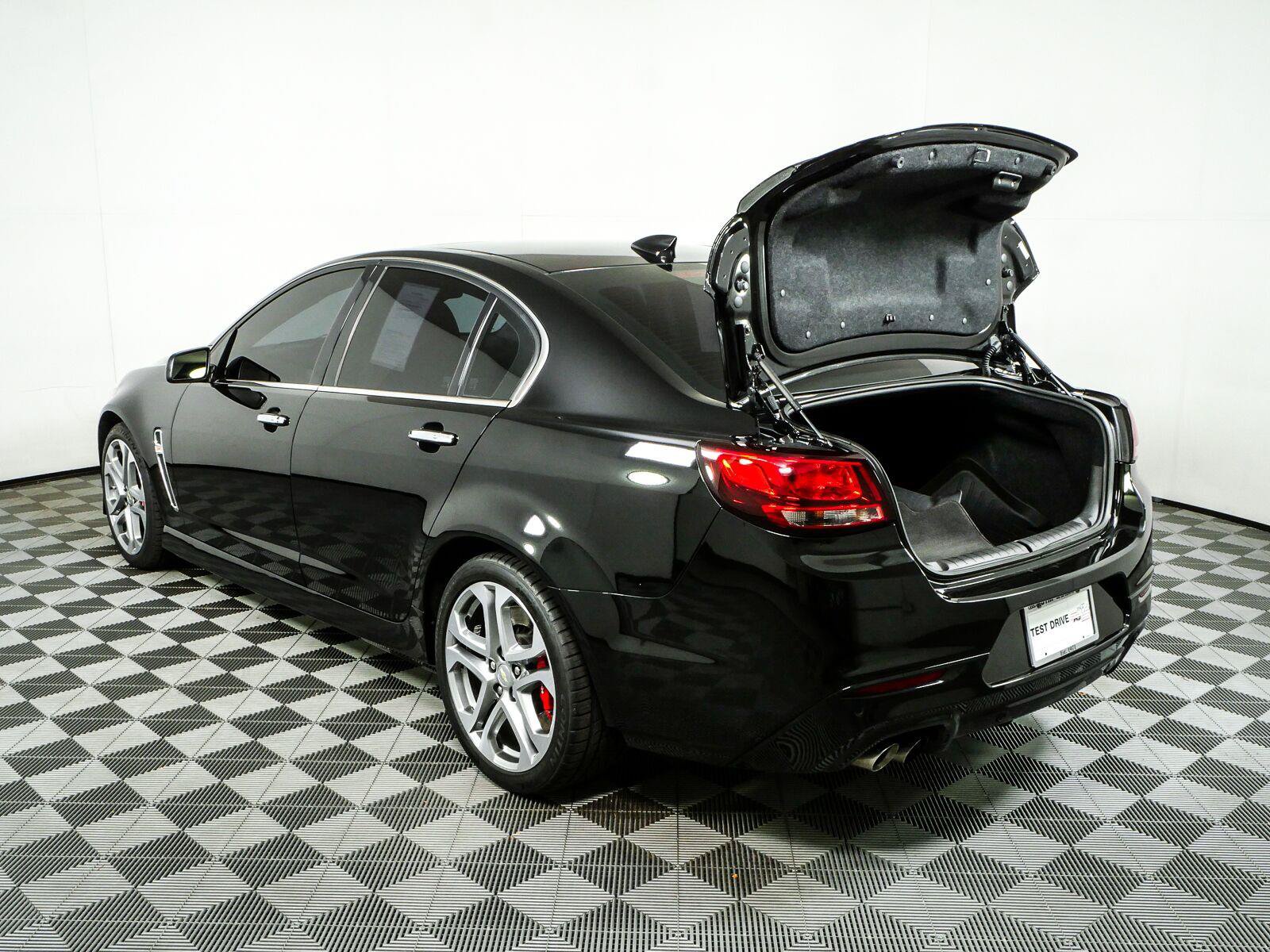 Used 2017 Chevrolet SS RWD image 33