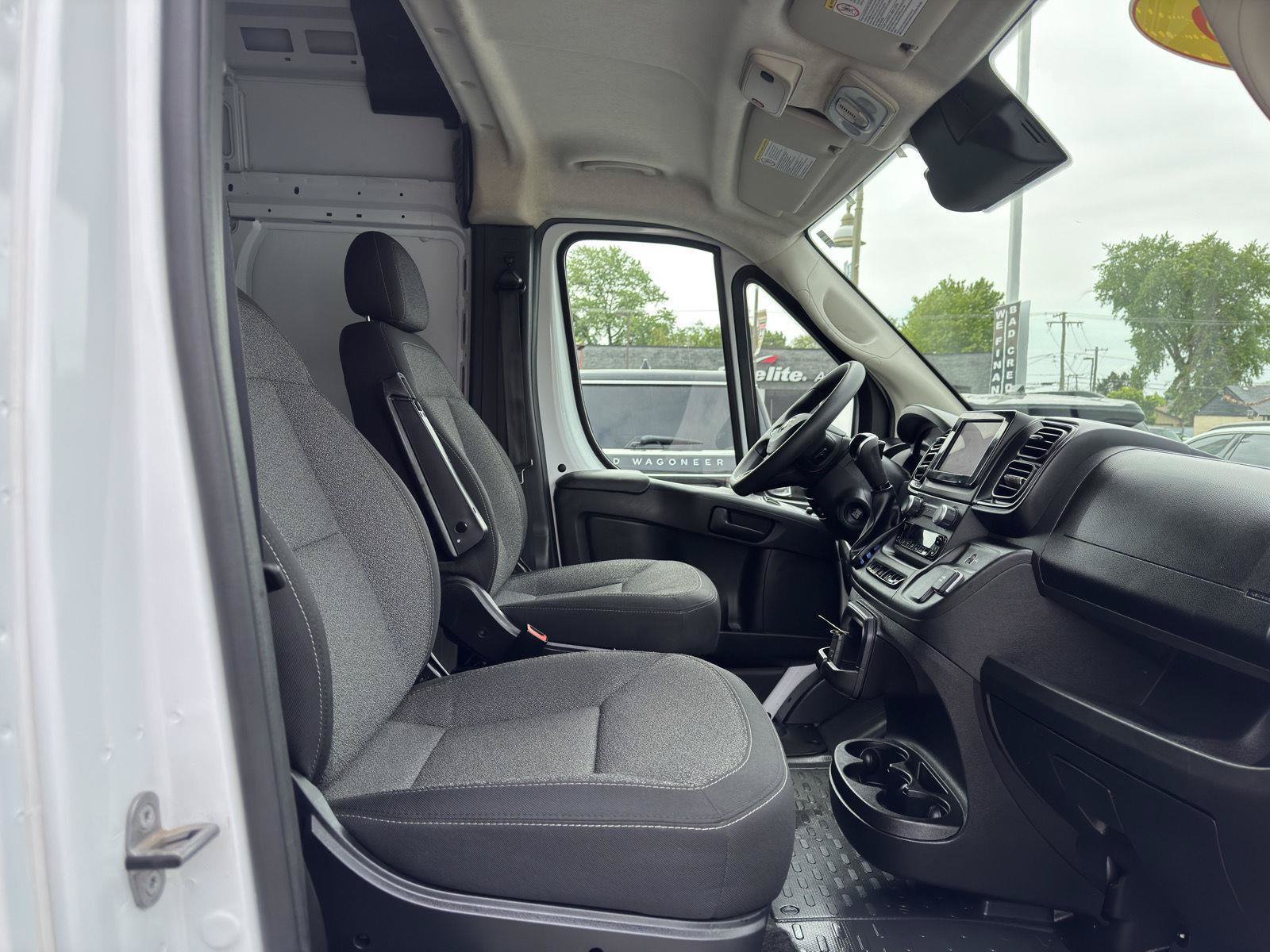 Used 2025 RAM ProMaster 2500 w/ Convenience Group FWD image 33