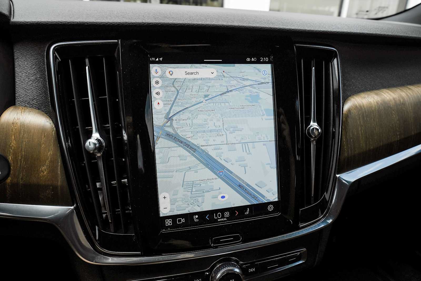 Used 2025 Volvo V90 B6 Cross Country Plus w/ Protection Package Premier AWD/4WD image 19