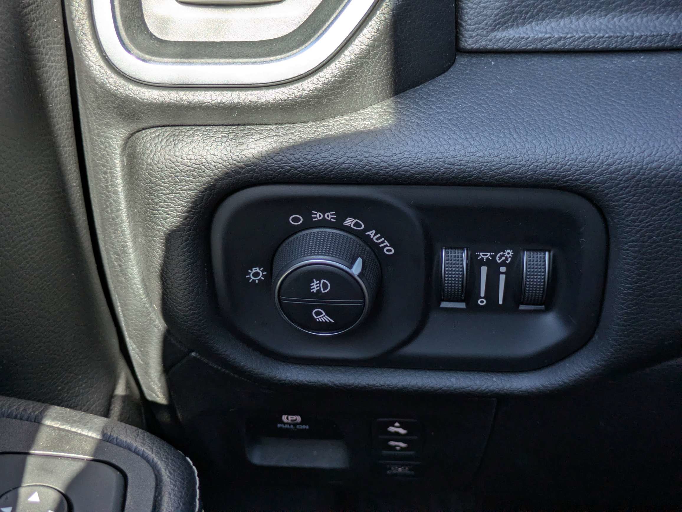 Used 2025 RAM 1500 Laramie w/ Bed Utility Group RWD image 38