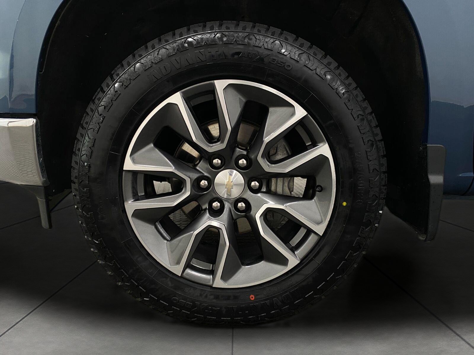 Used 2024 Chevrolet Silverado 1500 LT AWD/4WD image 12