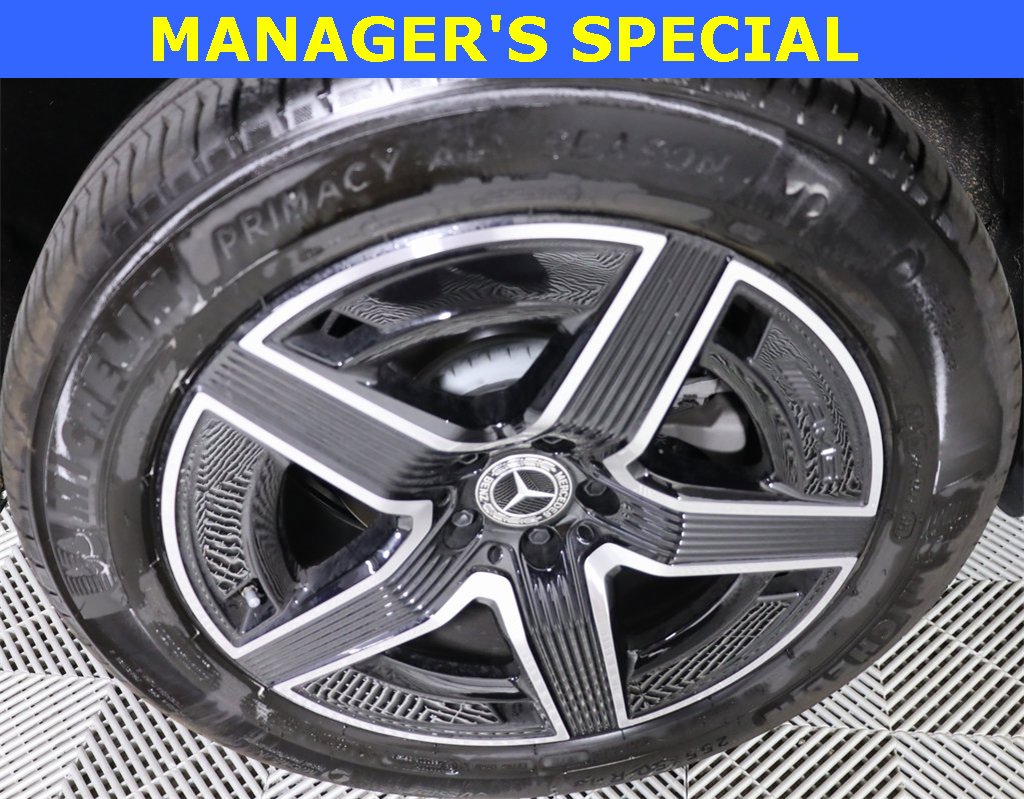 Used 2025 Mercedes-Benz GLC 300 4MATIC image 7