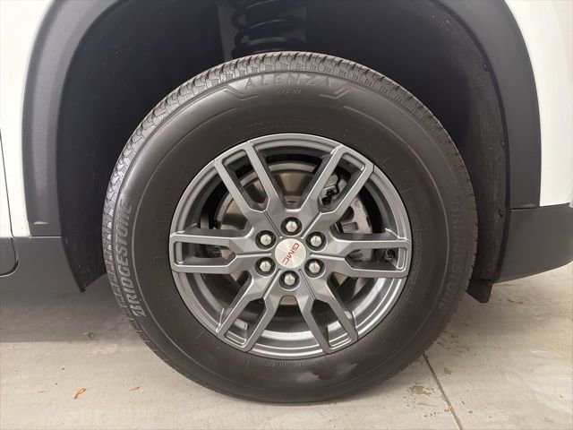 Used 2025 GMC Acadia Elevation image 11