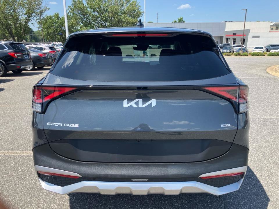 Used 2025 Kia Sportage LX FWD image 18