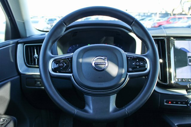 Used 2025 Volvo XC60 B5 Plus image 24