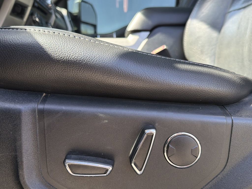 Used 2017 Ford F250 Lariat w/ Lariat Ultimate Package image 21
