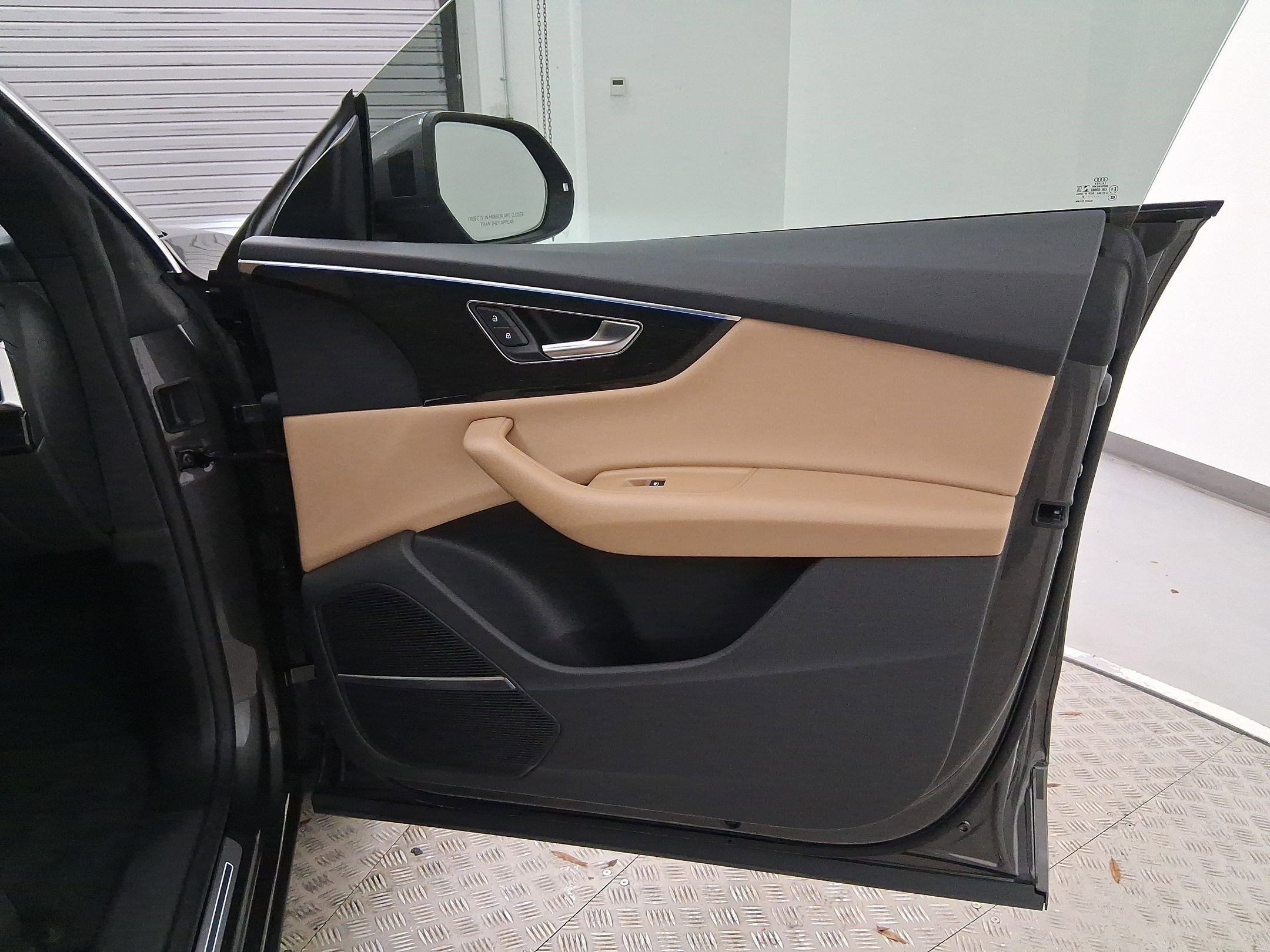 Used 2021 Audi Q8 Premium Plus w/ Premium Plus Package image 32