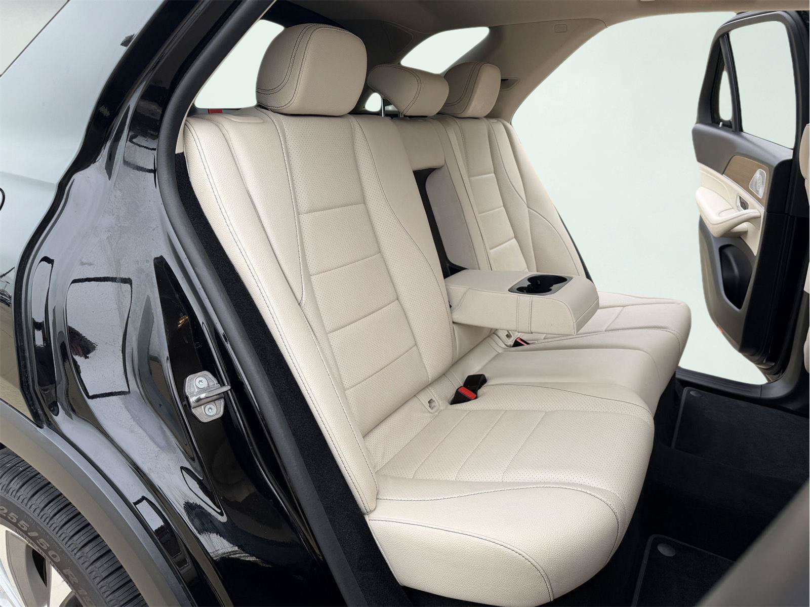 Used 2021 Mercedes-Benz GLE 350 w/ Premium Package image 11