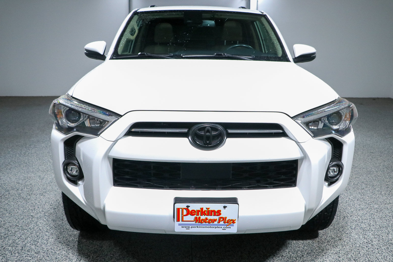 Used 2022 Toyota 4Runner SR5 Premium w/ Moonroof Package AWD/4WD image 4