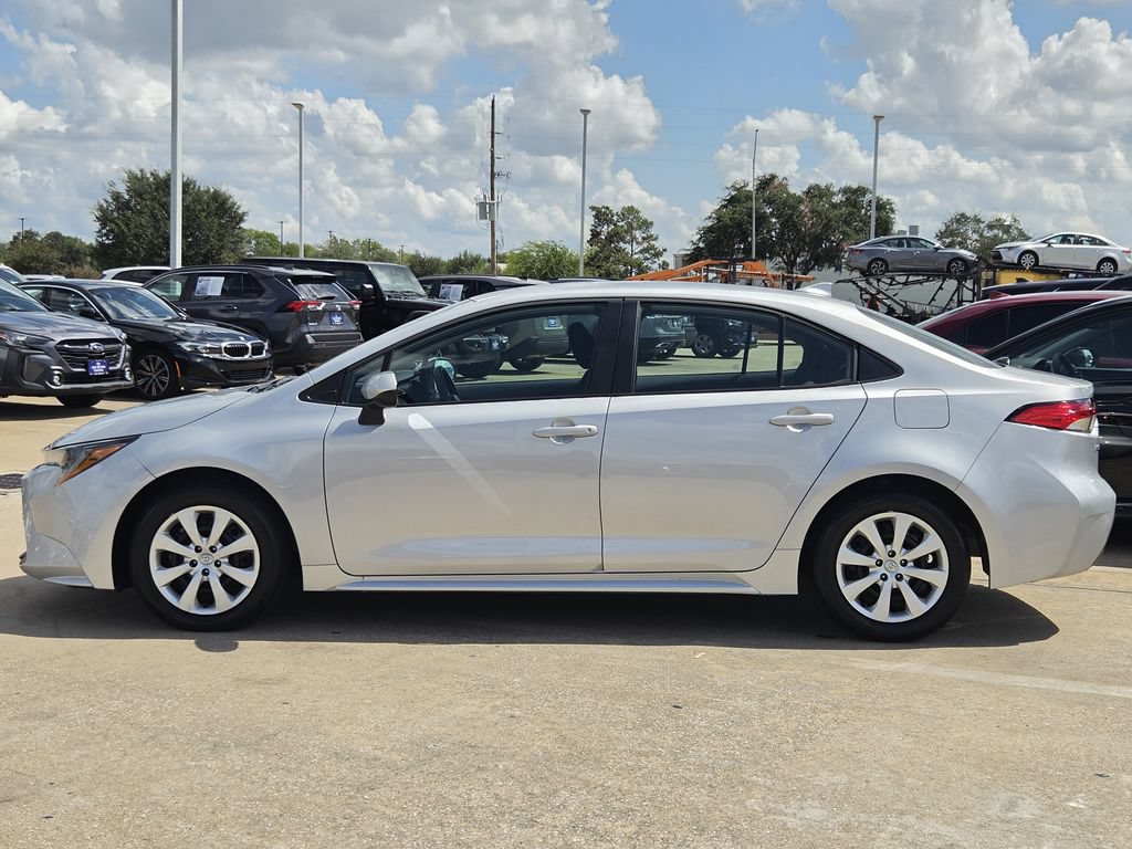 Used 2026 Toyota Corolla LE FWD image 6