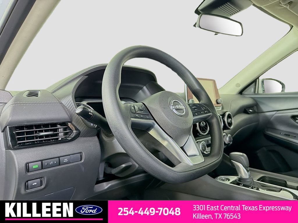 Used 2025 Nissan Sentra SV FWD image 10