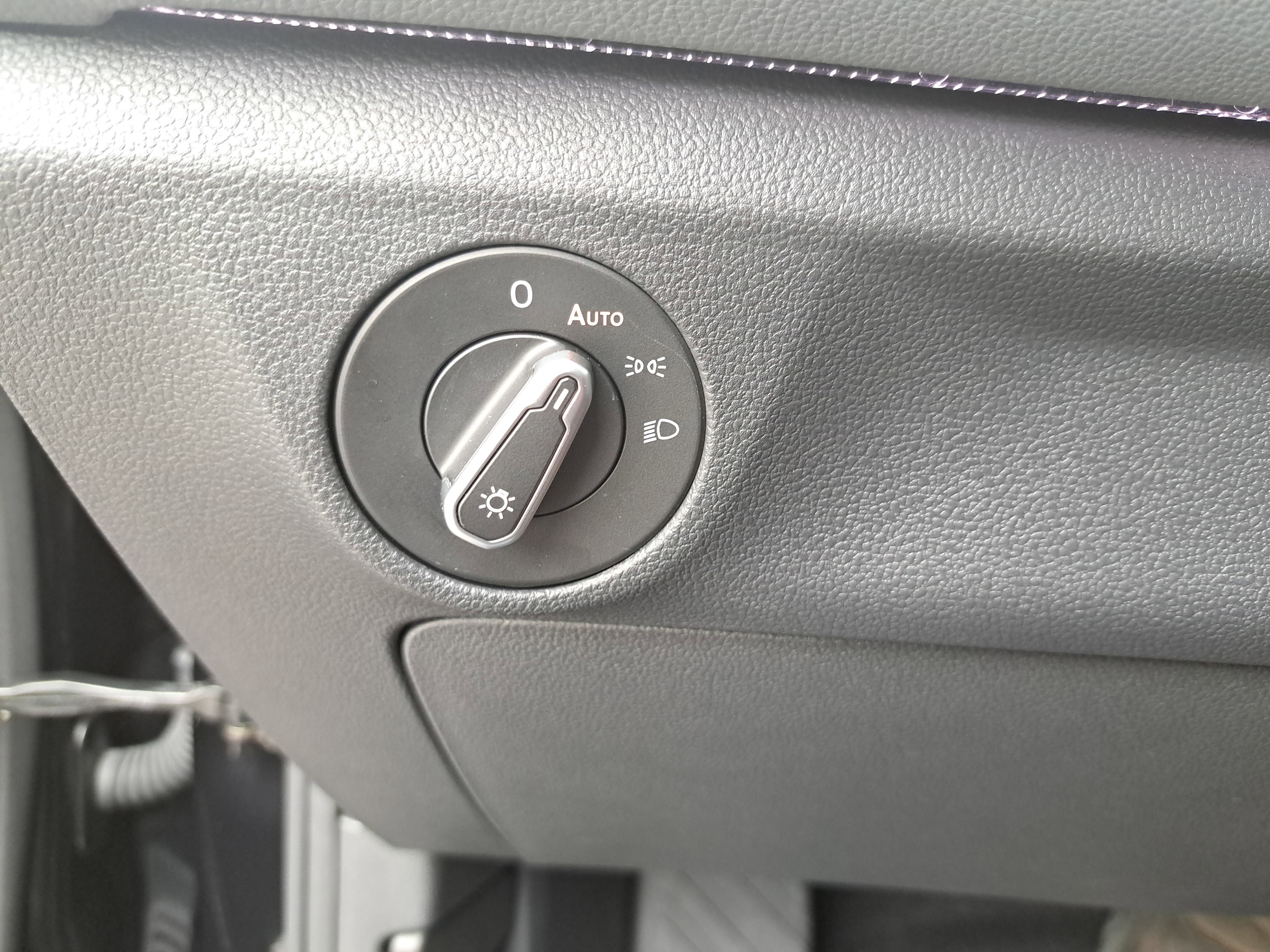 Used 2025 Volkswagen Jetta SEL FWD image 24