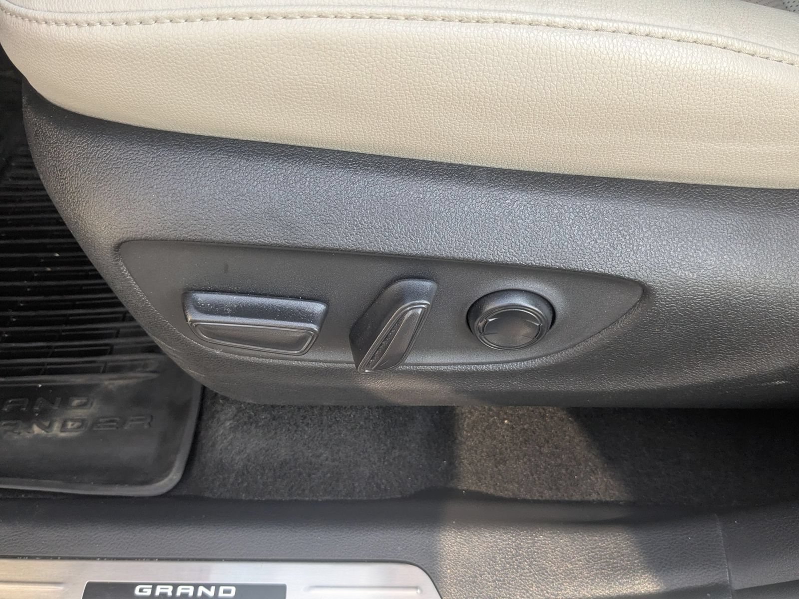 Used 2024 Toyota Grand Highlander AWD Hybrid image 14
