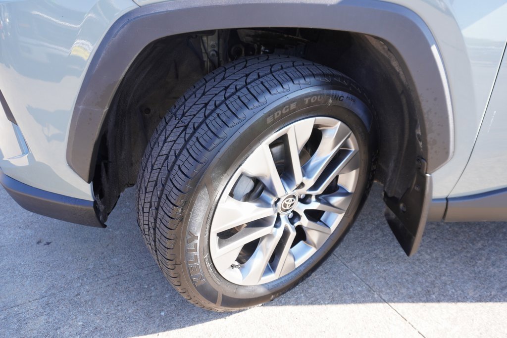 Used 2023 Toyota RAV4 XLE Premium image 31