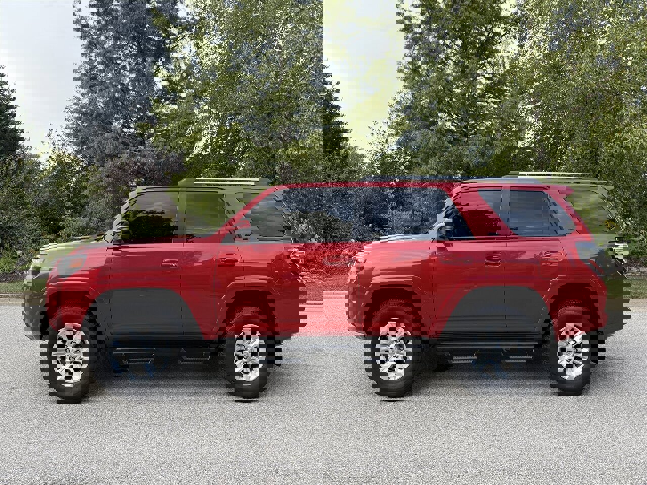 Used 2021 Toyota 4Runner SR5 image 2