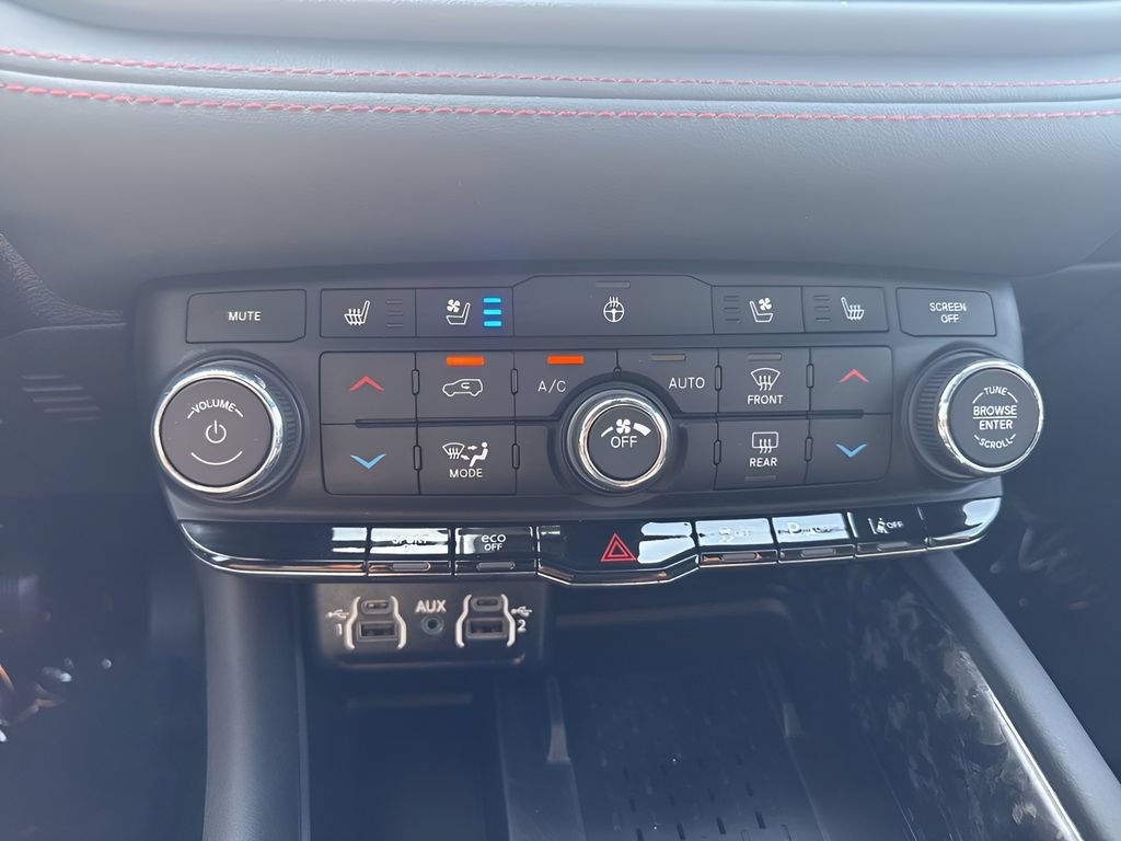 Used 2025 Dodge Durango R/T AWD/4WD image 17