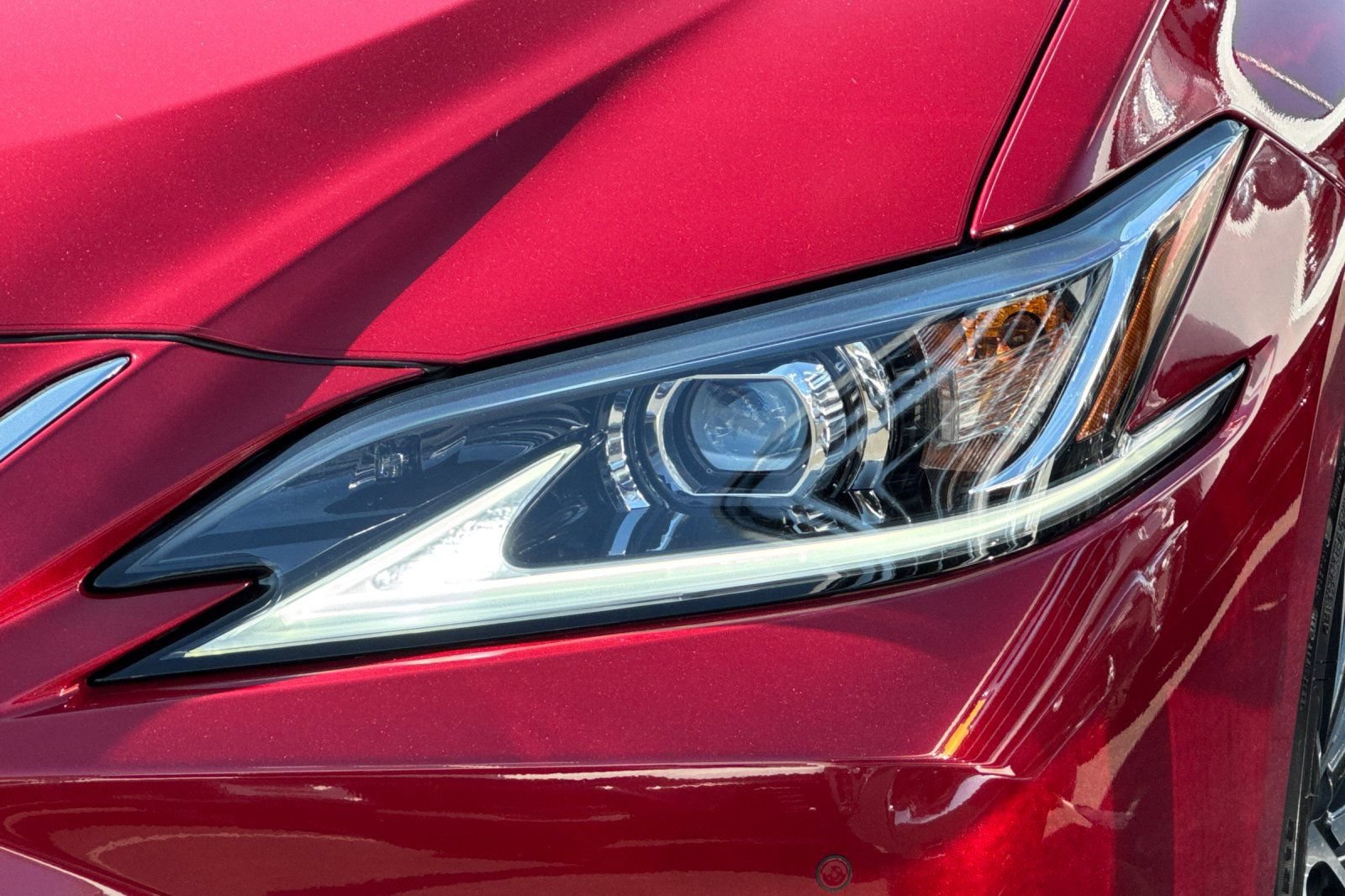 Used 2024 Lexus ES 300h w/ Premium Package FWD image 48