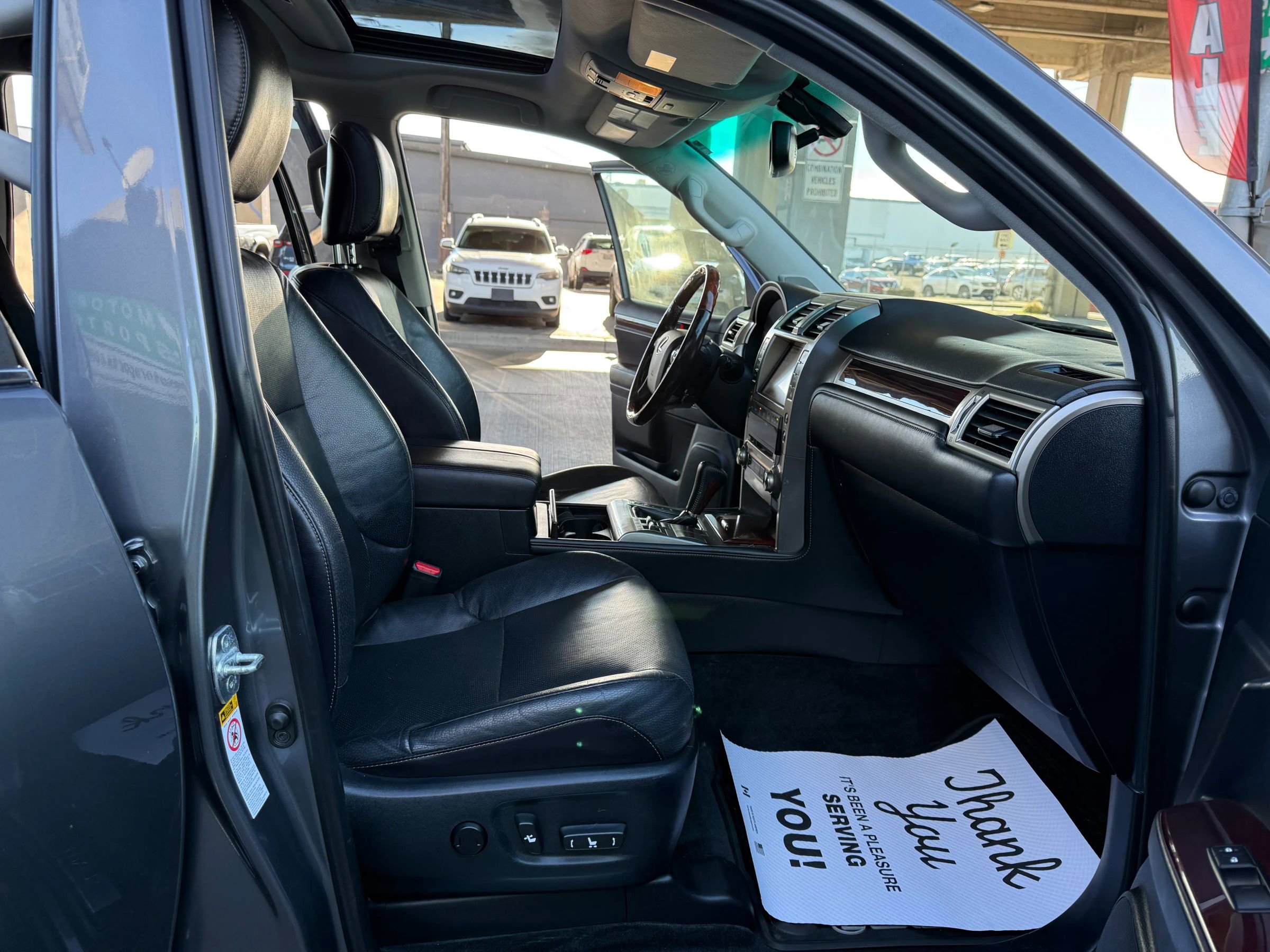 Used 2016 Lexus GX 460 image 25