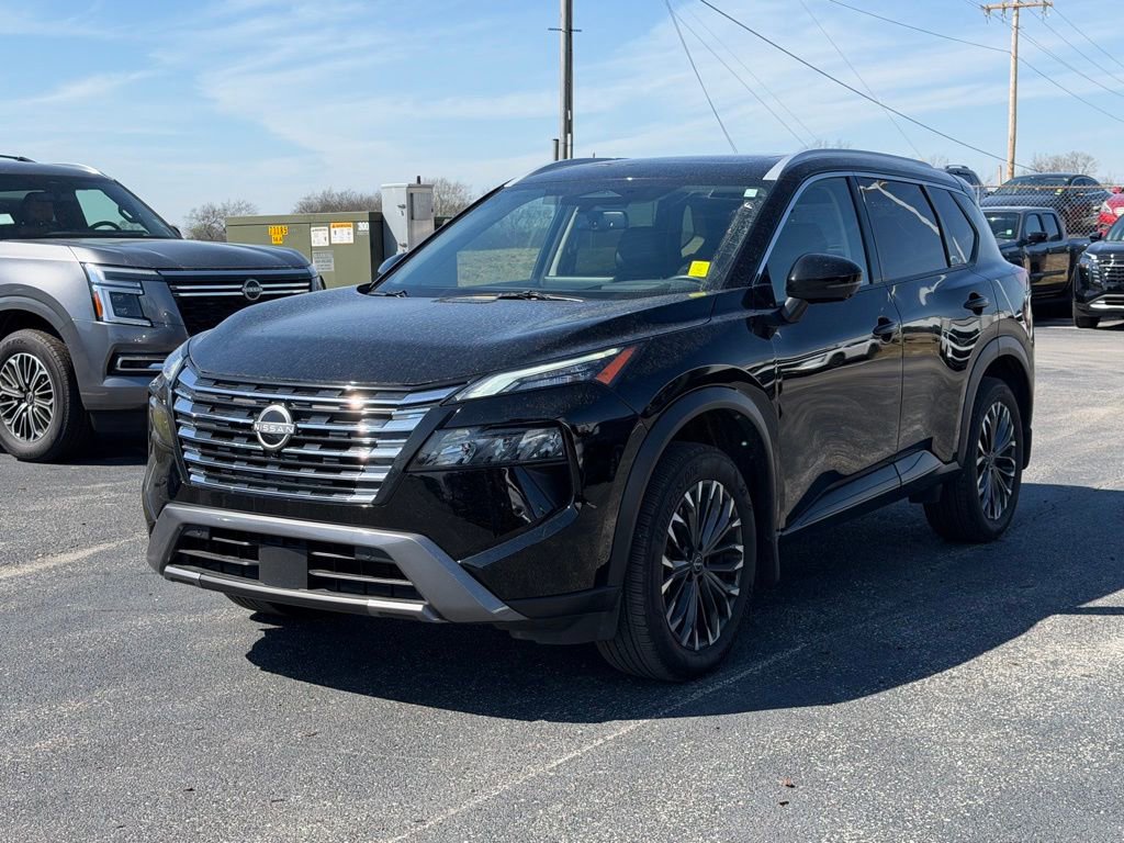 Used 2025 Nissan Rogue SL w/ Tech Package image 9