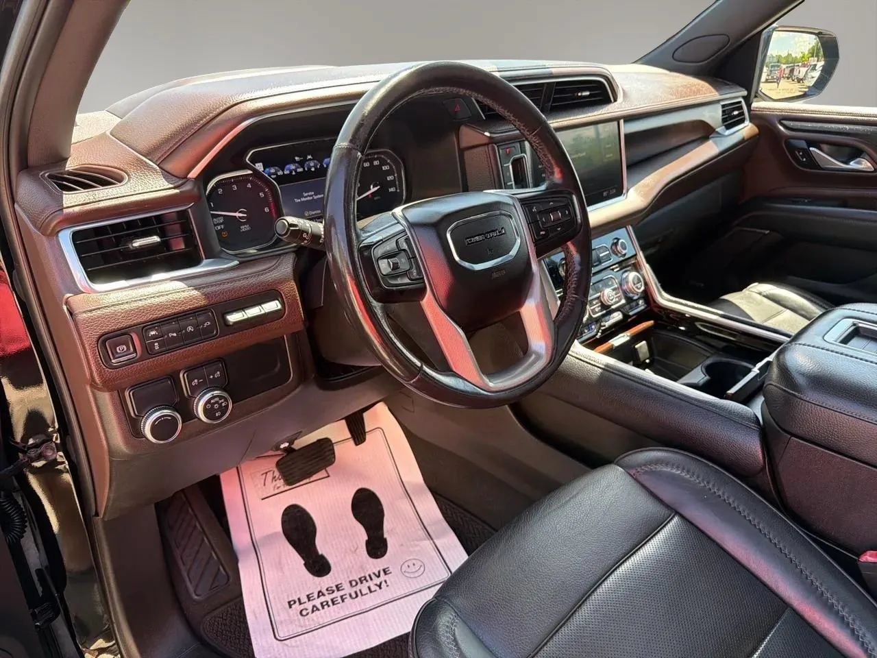 Used 2021 GMC Yukon XL Denali w/ Denali Premium Package RWD image 19