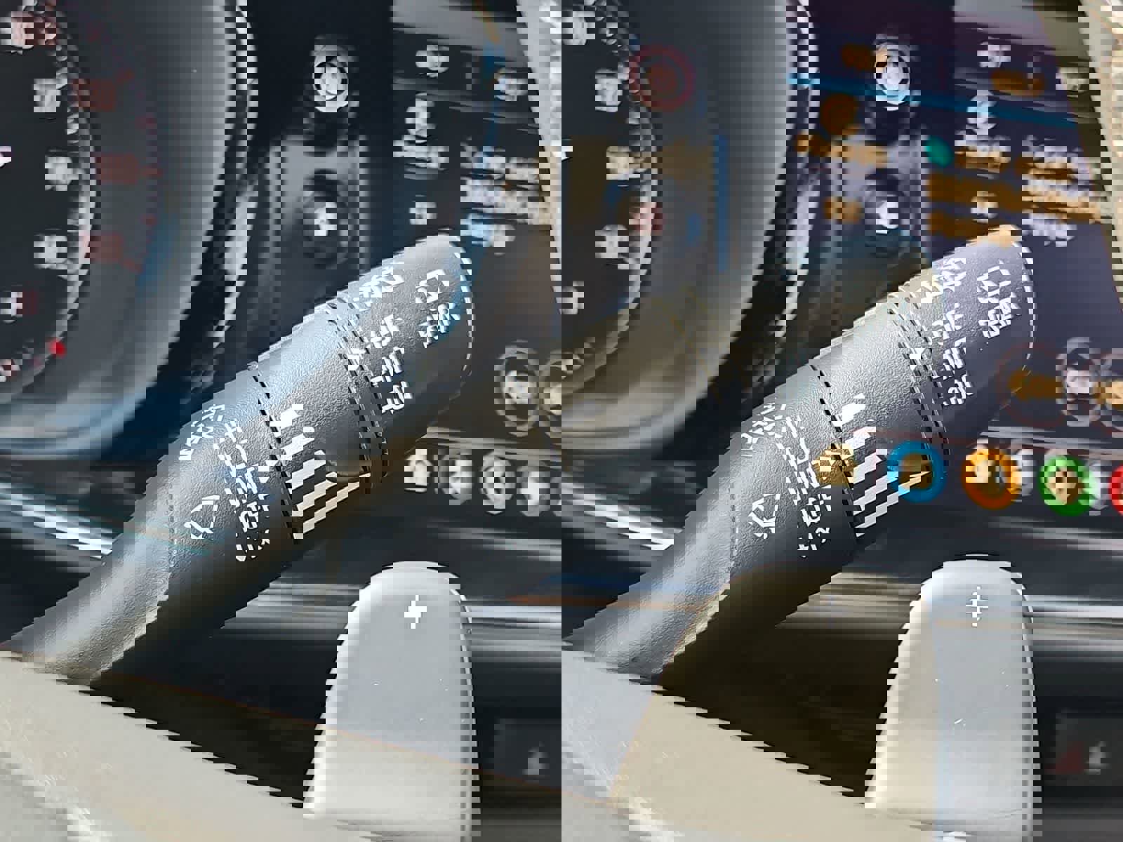 Used 2022 Buick Envision Essence w/ Sport Touring Package image 26