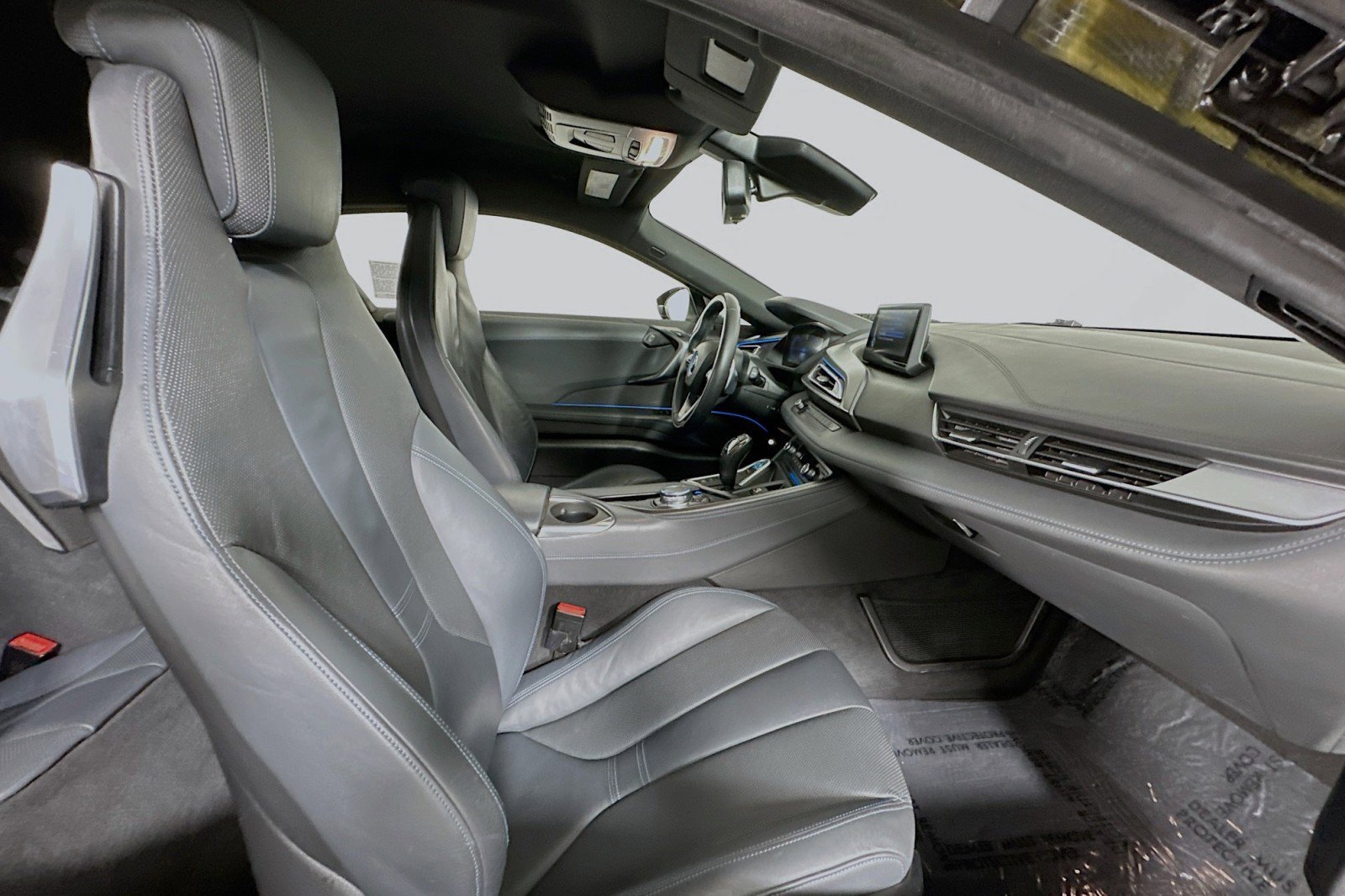 Used 2015 BMW i8 image 8