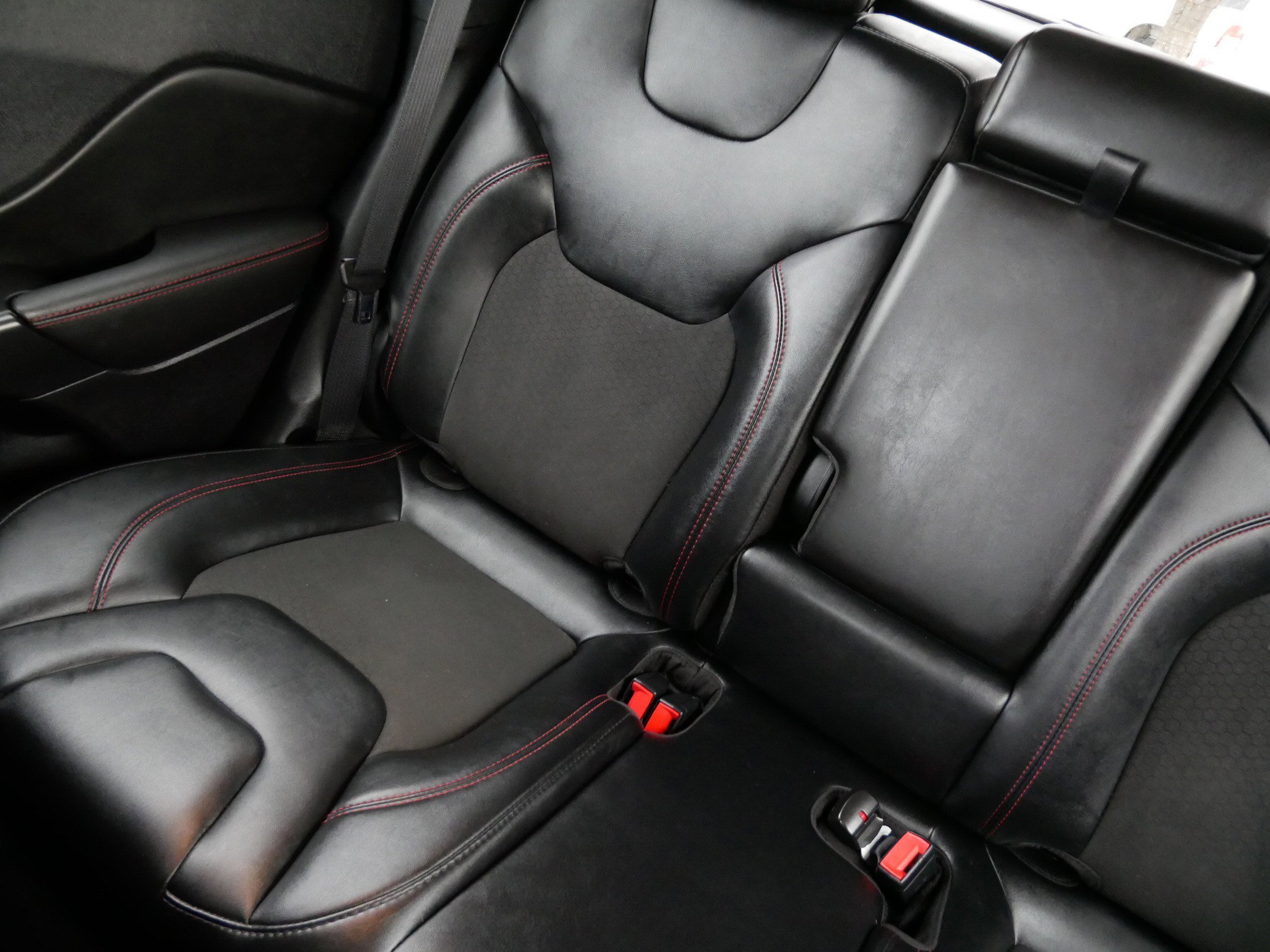 Used 2022 Jeep Cherokee Trailhawk w/ Technology Group B image 13