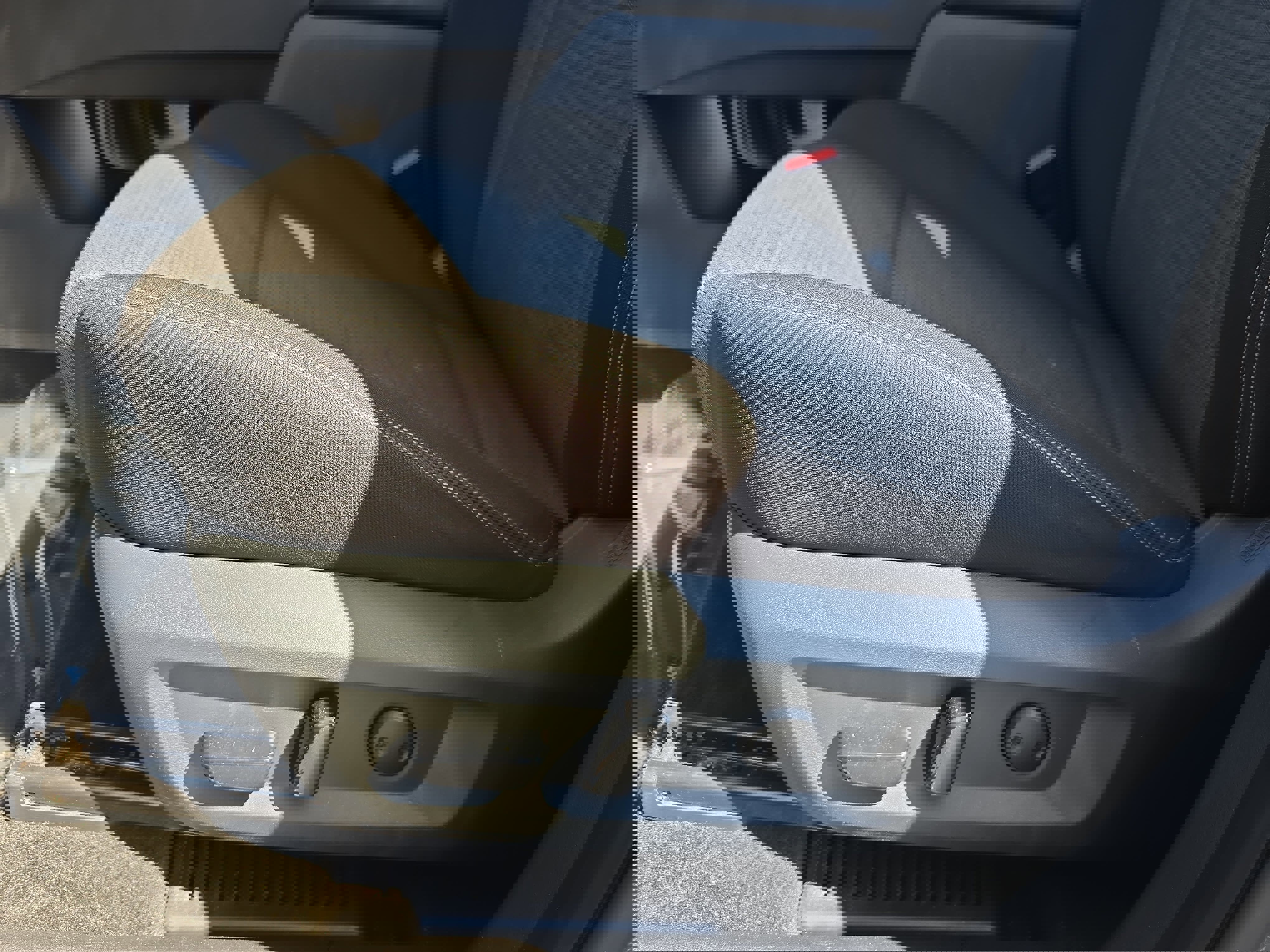 Used 2023 Nissan Rogue SV image 30