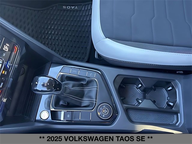 Used 2025 Volkswagen Taos SE image 26