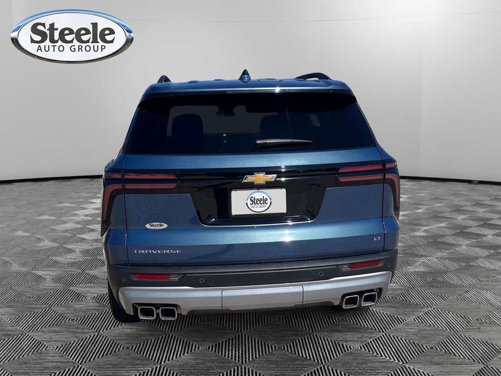 Used 2024 Chevrolet Traverse LT w/ Trailering Package image 4
