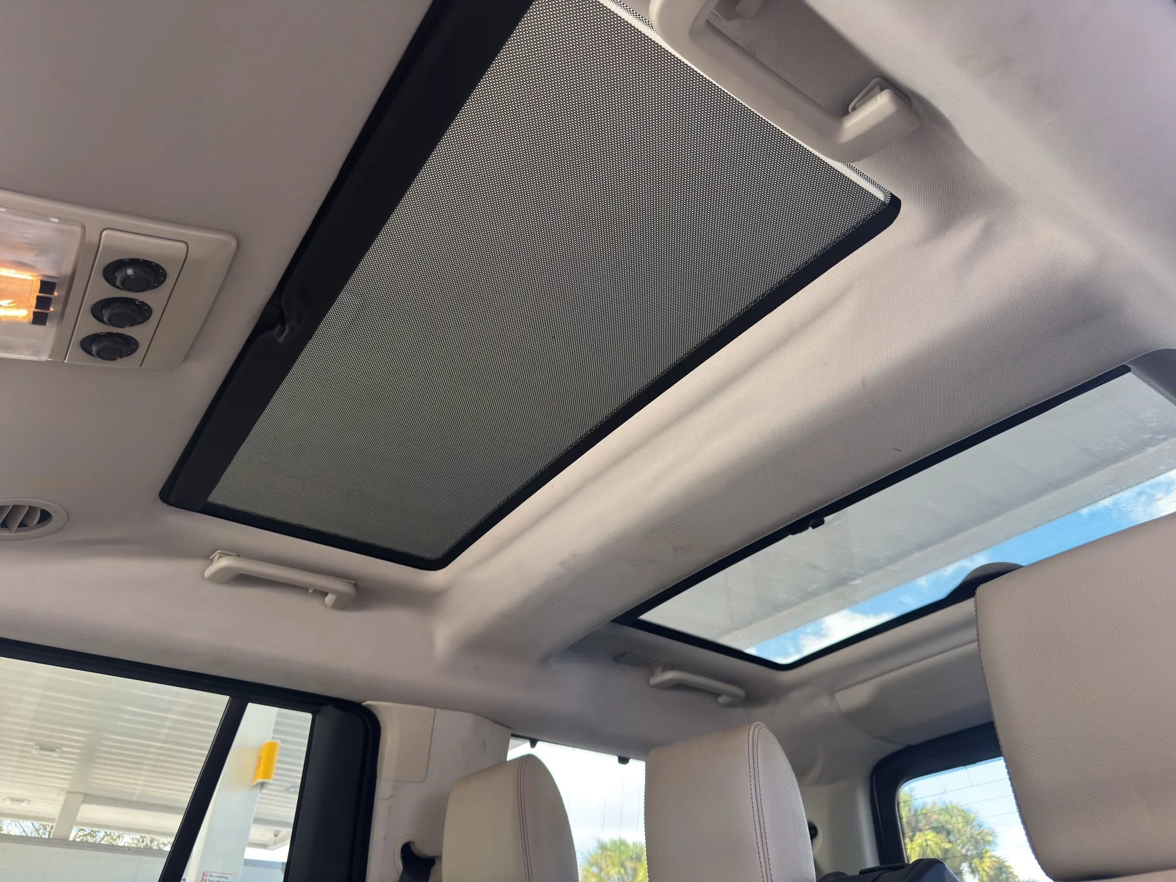 Used 2012 Land Rover LR4 HSE image 28