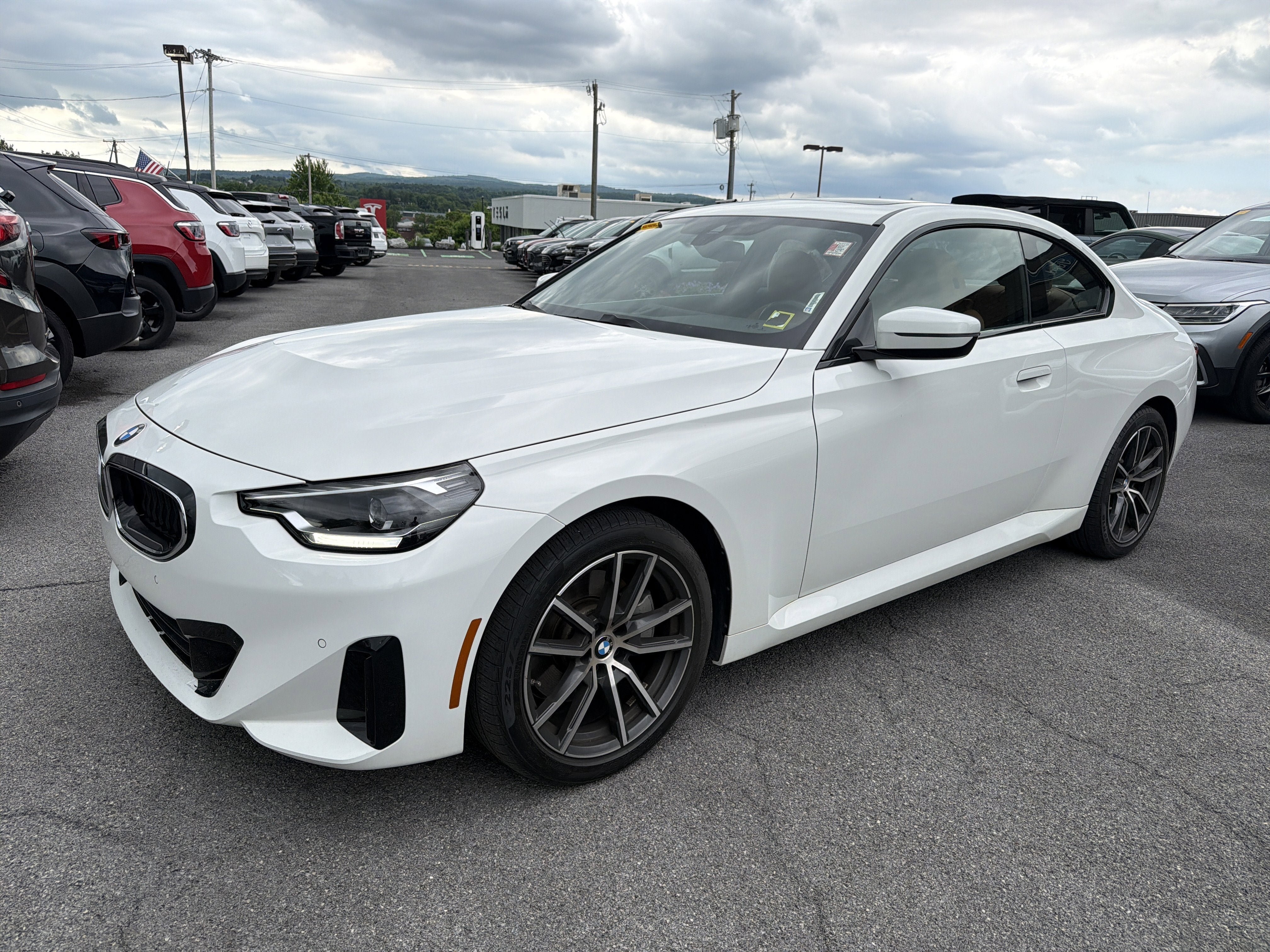 Used 2023 BMW 230i xDrive Coupe w/ Convenience Package AWD/4WD image 4