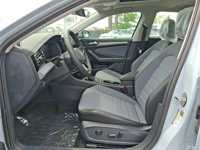 New 2026 Volkswagen Jetta SE FWD image 9